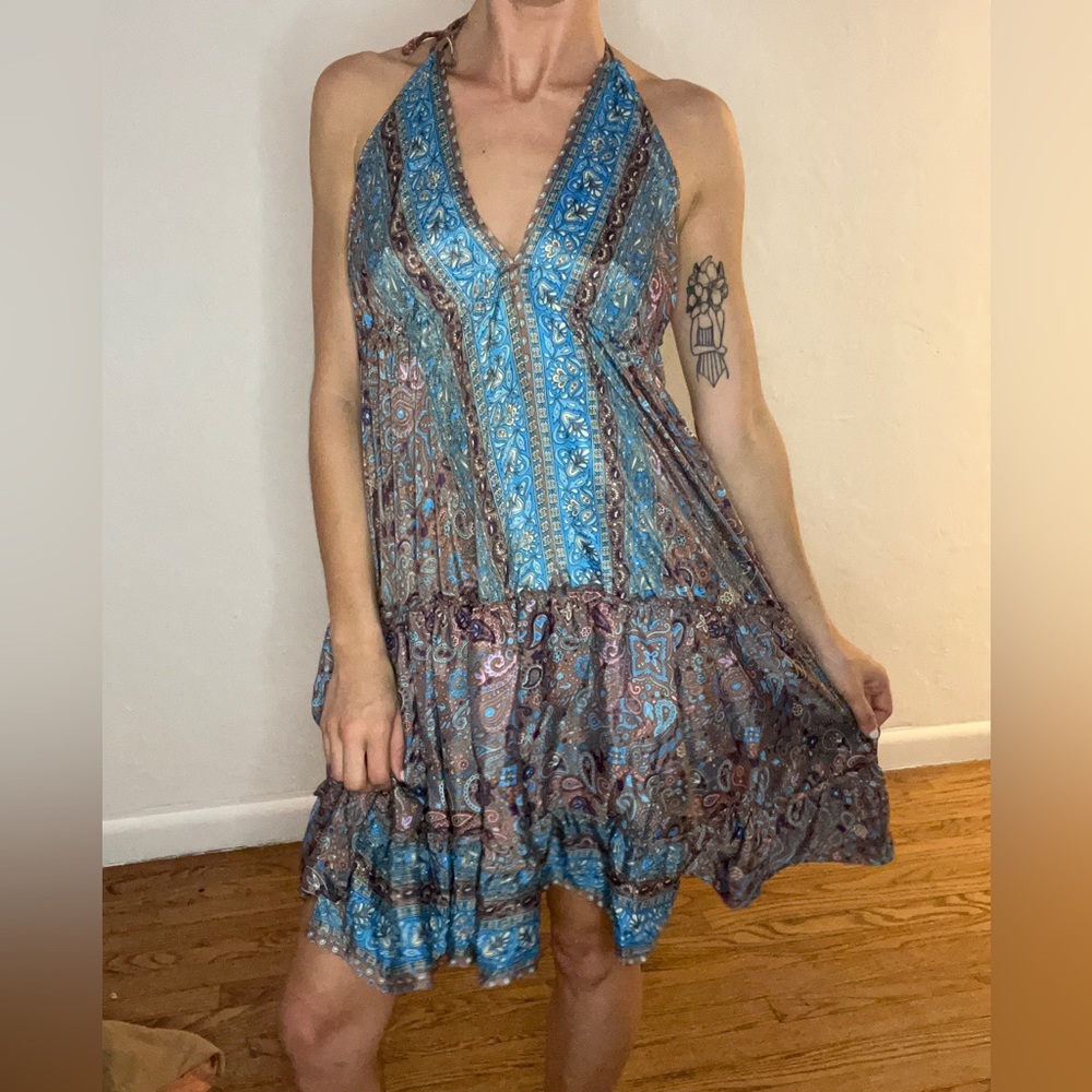 Flowy backless dress